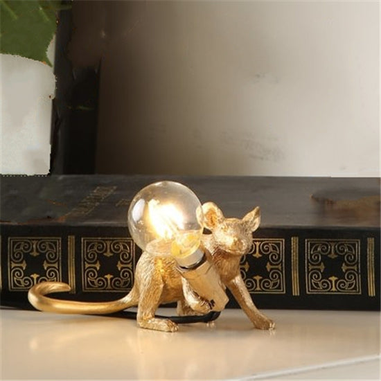 Postmodern Resin Animal Rat Mouse Table Lamp Small Mini Mouse Cute LED Night Lights Home Décor Desk Lights Bedside Lamp Decorative Table Lamp Cute Study Lamps for Bedroom Décor (