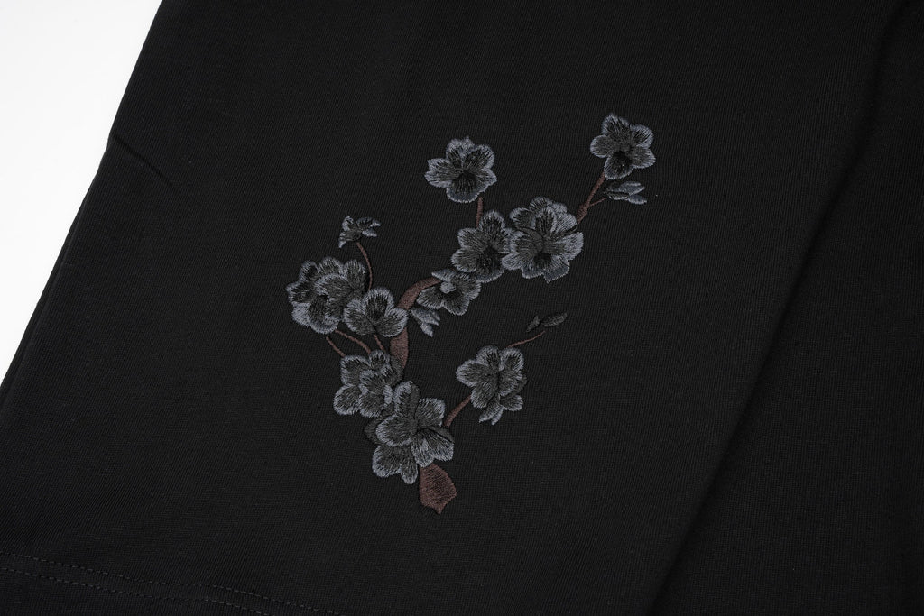 ET524 Moon Fox Embroidered Tee