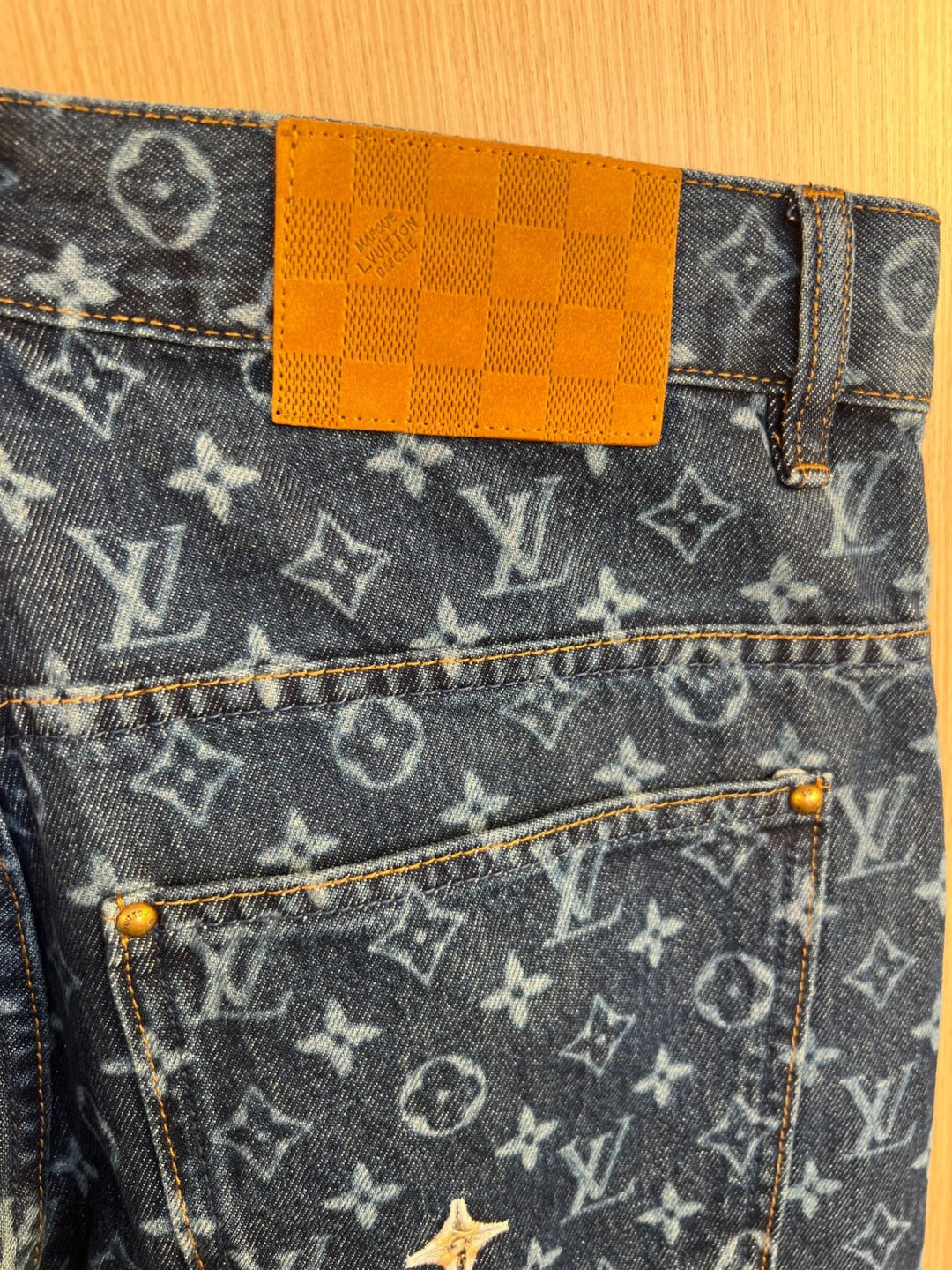 LV Jacquard Cone Chrysanthemum Embroidered Skateboard Jeans