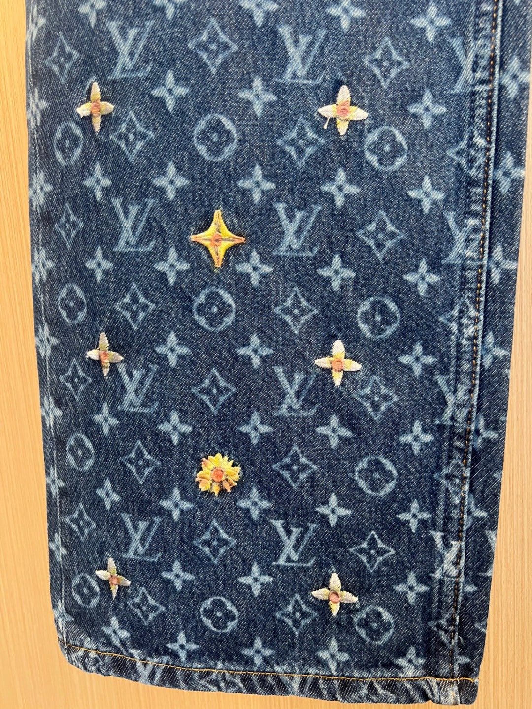 LV Jacquard Cone Chrysanthemum Embroidered Skateboard Jeans
